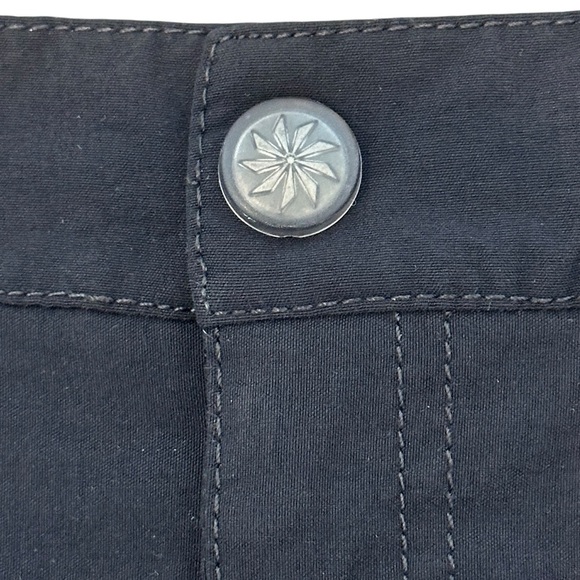 Athleta 12” Dipper Bermuda Low Rise Hiking Shorts in Black Women’s 6 739412 - Picture 4 of 6